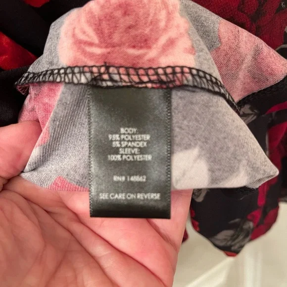 Torrid Floral V-Neck Chiffon Blouse - Red and Black - size 1 (14/16) - Picture 9 of 12